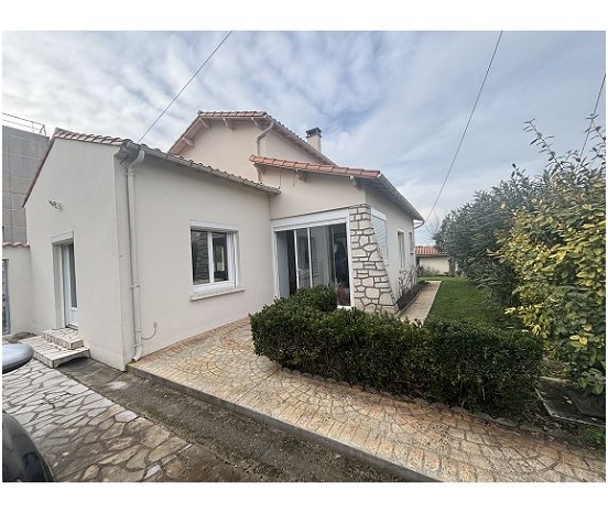 MAISON A ETAGE - ROYAN